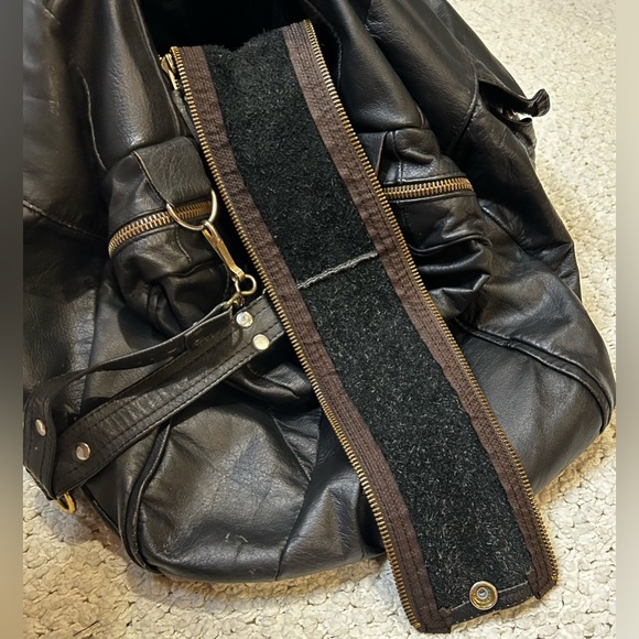 Vintage 70s Large Leather Travel Bag - Picture 9 of 15